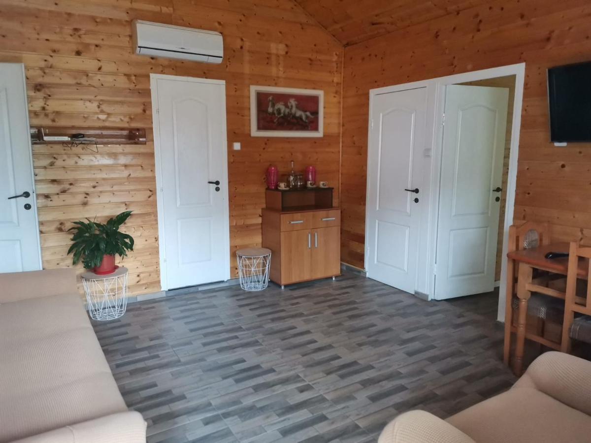 Cabana Oprisor أوكنا سيبيولوي المظهر الخارجي الصورة